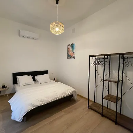 Apartment Honore, Veritable Tout A Pied, Plein Centre-ville, Plage A 5min A Pied Saint-Raphael (Var)